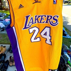 Kobe Men’s adidas Jersey Size Medium